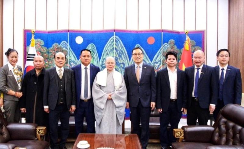 Chung dòng máu Lạc Hồng: Ni sư vì hòa bình- Ảnh 1.