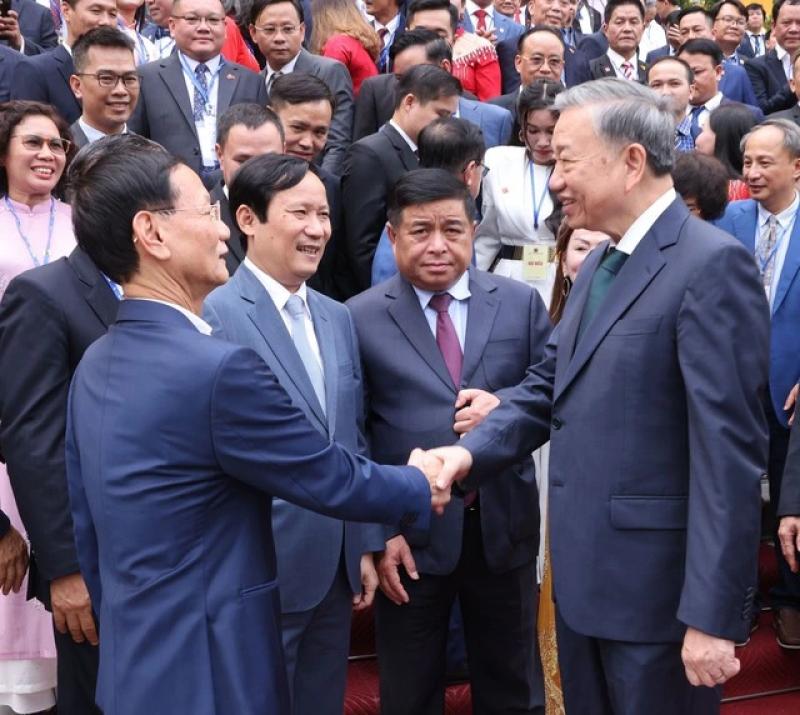 Từ nhà nước 'quản lý' tới nhà nước 'phục vụ'- Ảnh 2. Từ nhà nước 'quản lý' tới nhà nước 'phục vụ'- Ảnh 2.