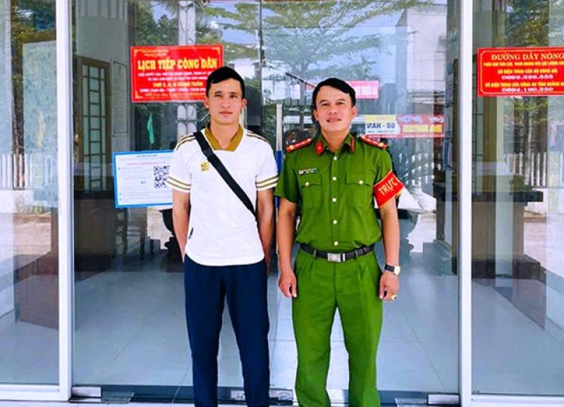 Anh công nhân quê ở Nghệ An trả lại 450 triệu đồng cho người chuyển khoản nhầm- Ảnh 1.