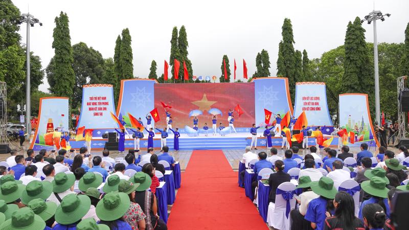 Toàn cảnh ra quân Chiến dịch Thanh niên tình nguyện hè 2025 tại Gia Lai - Ảnh 1.