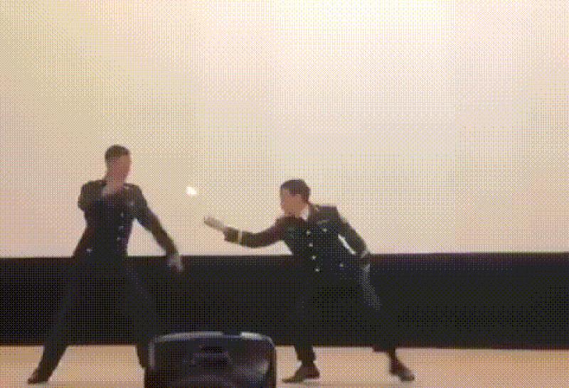 Trung tá Lê Đức Tiệp kể chuyện sau màn dancesport gây sốt với chiến sĩ Trung Quốc - Ảnh 1.