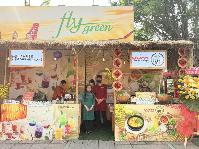 Đường hoa xuân khu vực sân bay Tân Sơn Nhất đón khách du xuân- Ảnh 15. Đường hoa xuân khu vực sân bay Tân Sơn Nhất đón khách du xuân- Ảnh 15.