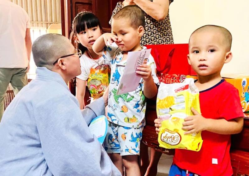 Chung dòng máu Lạc Hồng: Ni sư vì hòa bình- Ảnh 3.