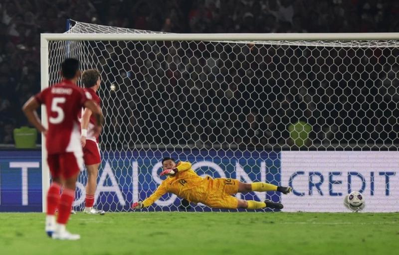 Trung Quốc thua cay đắng trên chấm phạt đền, Indonesia nuôi hy vọng mong manh đến World Cup 2026- Ảnh 3. Trung Quốc thua cay đắng trên chấm phạt đền, Indonesia nuôi hy vọng mong manh đến World Cup 2026- Ảnh 3.