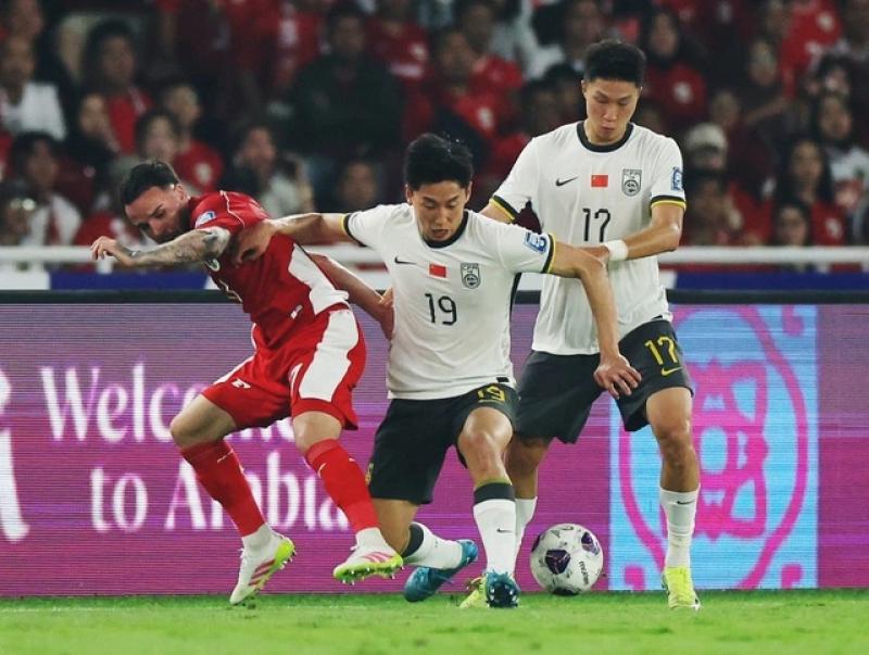 Trung Quốc thua cay đắng trên chấm phạt đền, Indonesia nuôi hy vọng mong manh đến World Cup 2026- Ảnh 5. Trung Quốc thua cay đắng trên chấm phạt đền, Indonesia nuôi hy vọng mong manh đến World Cup 2026- Ảnh 5.
