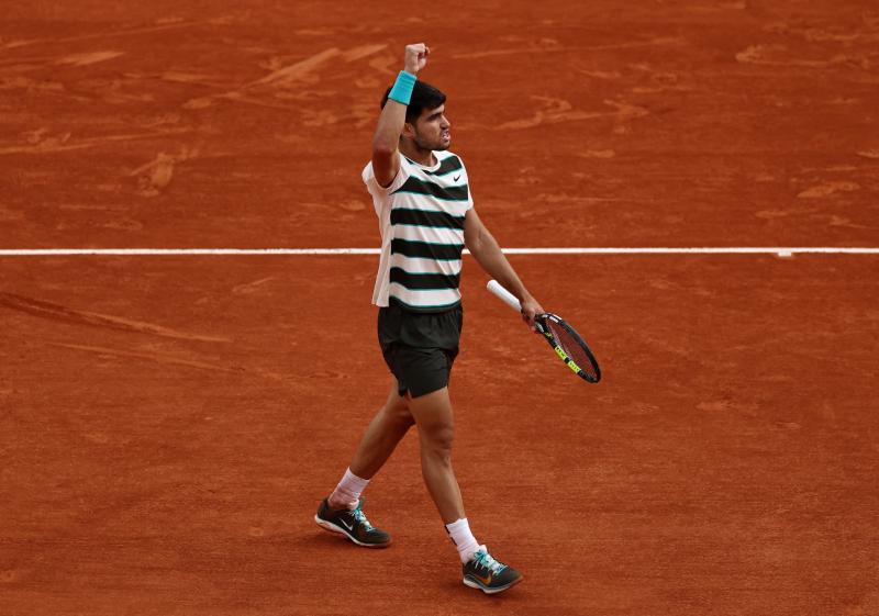 Alcaraz vô địch Roland Garros 2025: Cú lội ngược dòng kinh điển, thắng nghẹt thở Sinner- Ảnh 12. Alcaraz vô địch Roland Garros 2025: Cú lội ngược dòng kinh điển, thắng nghẹt thở Sinner- Ảnh 12.