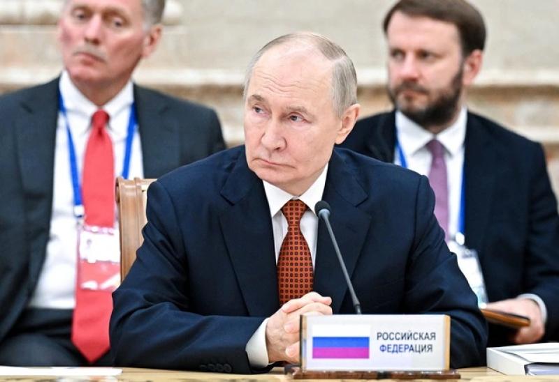 Putin sẵn sàng đàm phán hòa bình với Ukraine và giảm chi tiêu quân sự - Ảnh 1. Putin sẵn sàng đàm phán hòa bình với Ukraine và giảm chi tiêu quân sự - Ảnh 1.