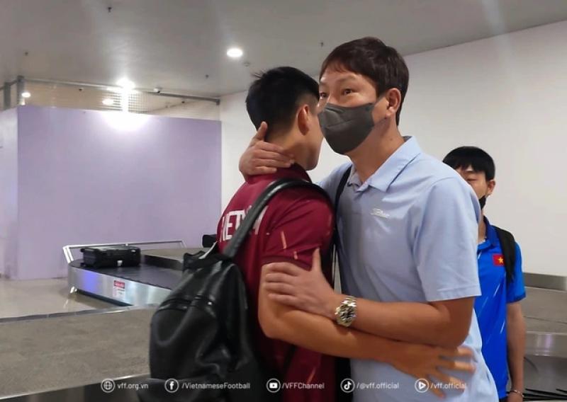 Vì sao HLV Kim Sang-sik tạm chia tay đội tuyển Việt Nam trong 4 tháng tới?- Ảnh 1. Vì sao HLV Kim Sang-sik tạm chia tay đội tuyển Việt Nam trong 4 tháng tới?- Ảnh 1.