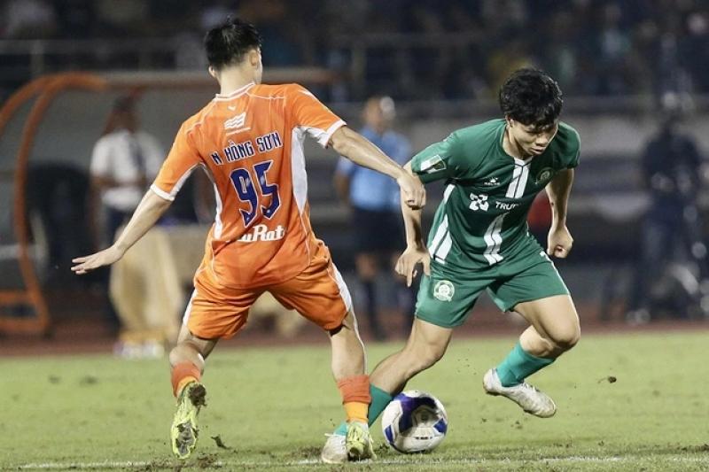 Đà Nẵng không rớt hạng, Công Phượng chưa thể trở lại V-League: 10 tỉ đồng ‘cất trong két’- Ảnh 2.