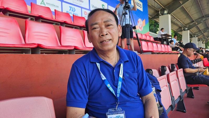 'Bóng đá là cây cầu kết nối'- Ảnh 1. 'Bóng đá là cây cầu kết nối'- Ảnh 1.