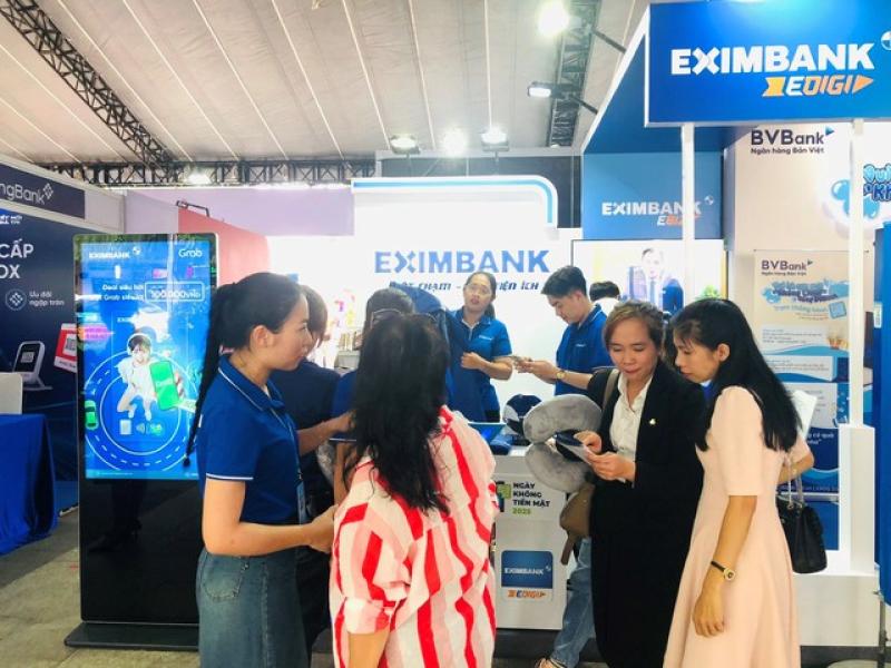 Eximbank khuấy động ngày không tiền mặt với các giải pháp tài chính số tiện lợi - Ảnh 3.