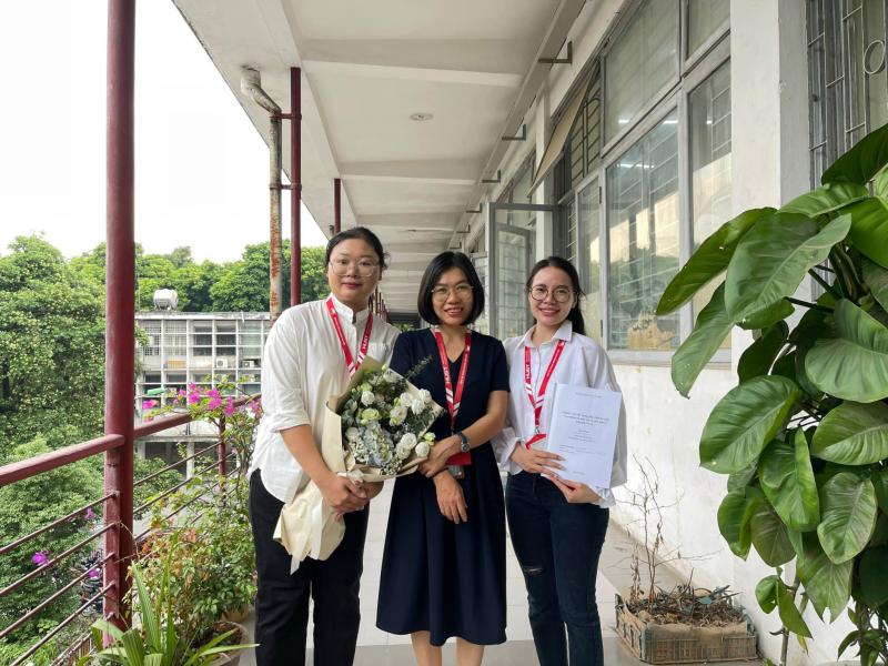 Nữ tiến sĩ hóa thần tượng của bà nội trợ: 'Chị em mua sắm cũng gọi điện cho tôi'- Ảnh 4. Nữ tiến sĩ hóa thần tượng của bà nội trợ: 'Chị em mua sắm cũng gọi điện cho tôi'- Ảnh 4.