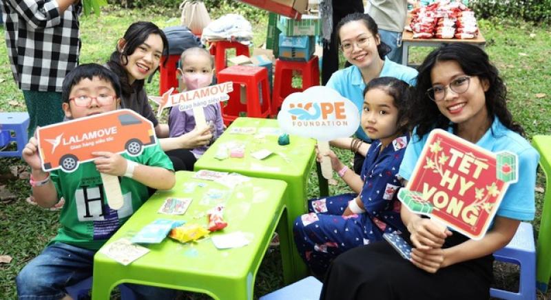 Lalamove: Những chuyến xe giao hàng, giao cả nụ cười - câu chuyện 'Tết hy vọng 2025'- Ảnh 4. Lalamove: Những chuyến xe giao hàng, giao cả nụ cười - câu chuyện 'Tết hy vọng 2025'- Ảnh 4.