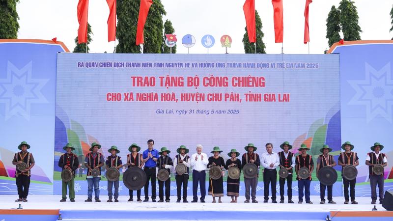 Toàn cảnh ra quân Chiến dịch Thanh niên tình nguyện hè 2025 tại Gia Lai - Ảnh 16.