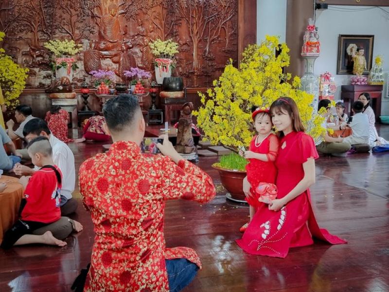 Khi áo dài 'phủ sóng': Dấu nhấn trong hệ giá trị văn hóa tạo nên quốc hồn dân tộc- Ảnh 2. Khi áo dài 'phủ sóng': Dấu nhấn trong hệ giá trị văn hóa tạo nên quốc hồn dân tộc- Ảnh 2.