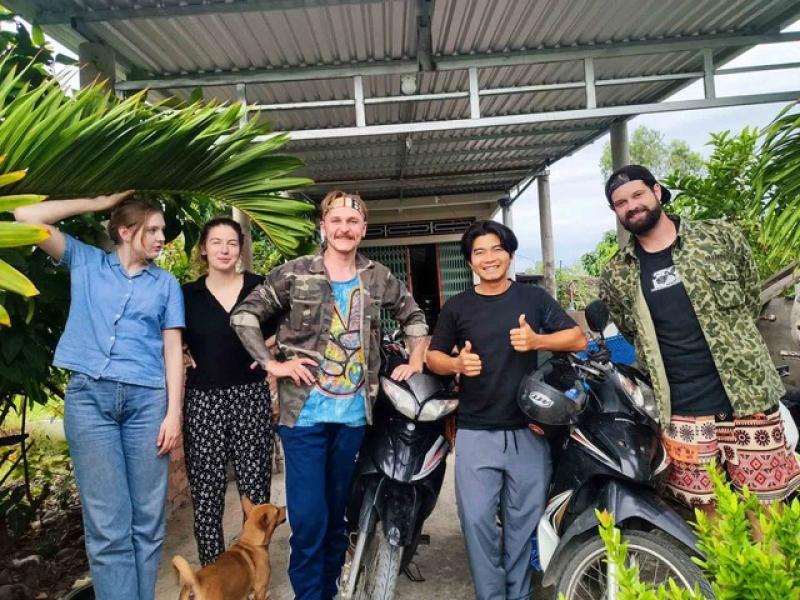 Chàng trai mở homestay miệt vườn thu hút khách nước ngoài - Ảnh 1. Chàng trai mở homestay miệt vườn thu hút khách nước ngoài - Ảnh 1.
