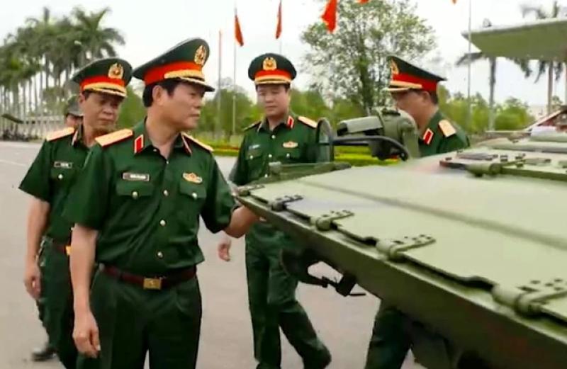 Xe chiến đấu bộ binh XCB-01 được đại tướng Nguyễn Tân Cương kiểm tra hiện đại thế nào?- Ảnh 1. Xe chiến đấu bộ binh XCB-01 được đại tướng Nguyễn Tân Cương kiểm tra hiện đại thế nào?- Ảnh 1.