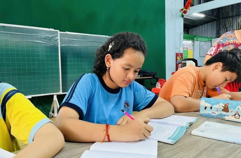 Lớp học tình thương ở Bình Trưng Đông, chuyện phi thường của ngoại Thủy- Ảnh 3.