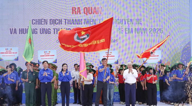 Toàn cảnh ra quân Chiến dịch Thanh niên tình nguyện hè 2025 tại Gia Lai - Ảnh 2.