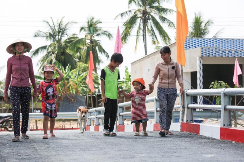 Đổi thay từ những cây cầu: Báo Thanh Niên mang lại hy vọng cho bà con khó khăn - Ảnh 3.