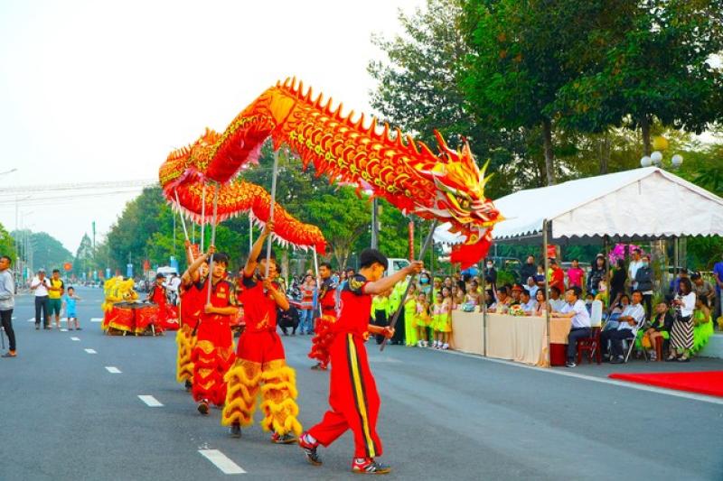 Cần Thơ tổ chức giải đua xe đạp và lân sư rồng mừng xuân Ất Tỵ- Ảnh 3. Cần Thơ tổ chức giải đua xe đạp và lân sư rồng mừng xuân Ất Tỵ- Ảnh 3.