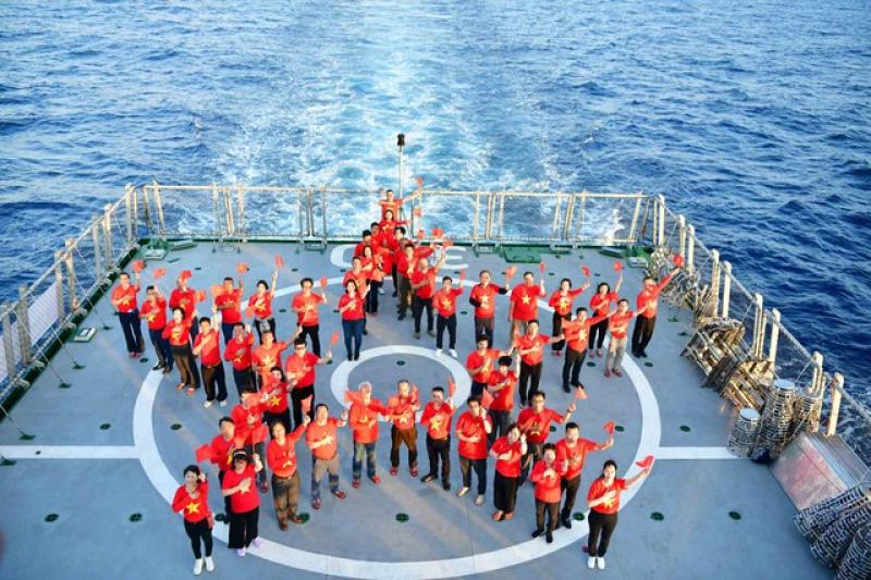 Kiều bào hướng trọn trái tim về Trường Sa - Ảnh 1.