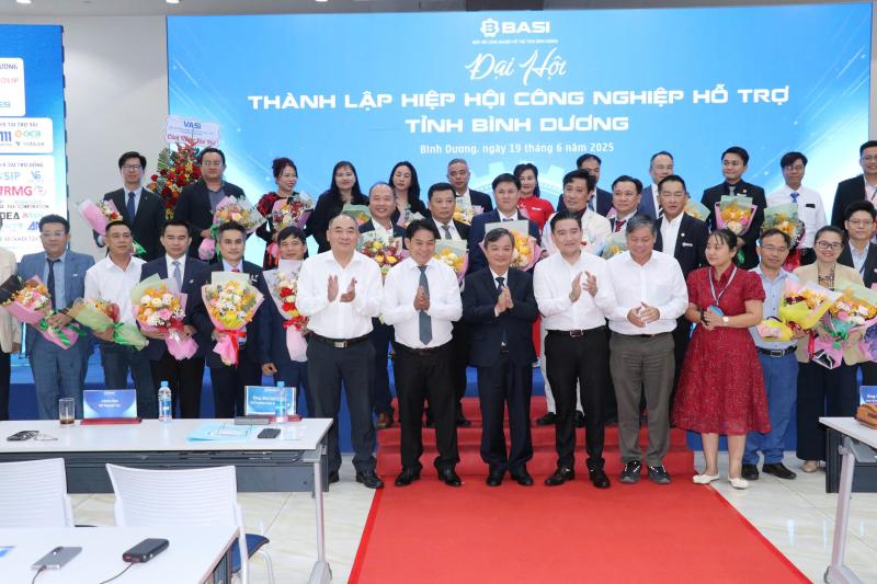 Thành lập Hiệp hội Doanh nghiệp công nghiệp hỗ trợ tỉnh Bình Dương- Ảnh 1. Thành lập Hiệp hội Doanh nghiệp công nghiệp hỗ trợ tỉnh Bình Dương- Ảnh 1.