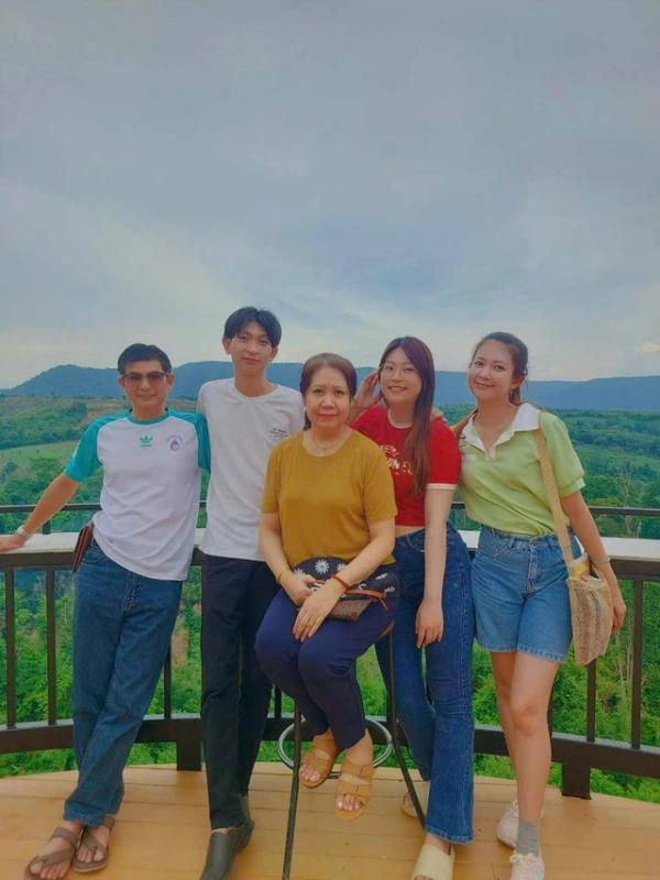 Làm dâu, rể xứ người: Ba thế hệ giữ gìn văn hóa Việt trên đất Lào- Ảnh 1. Làm dâu, rể xứ người: Ba thế hệ giữ gìn văn hóa Việt trên đất Lào- Ảnh 1.