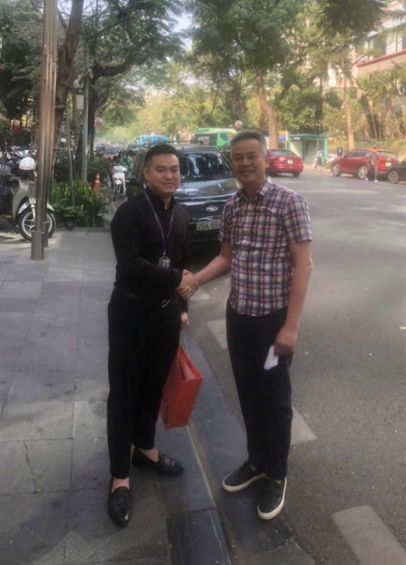 Chuyện ấm lòng ngày cuối năm: Nhặt được 5 phong bì tiền, làm điều bất ngờ- Ảnh 2. Chuyện ấm lòng ngày cuối năm: Nhặt được 5 phong bì tiền, làm điều bất ngờ- Ảnh 2.