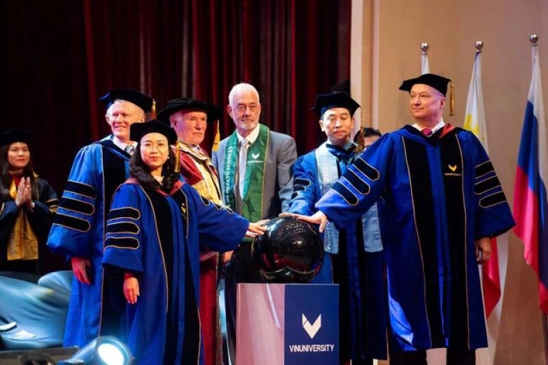 Đầu tư thêm 9.300 tỉ,Vingroup quyết đưa VinUni vào top 500 đại học hàng đầu thế giới - Ảnh 2.