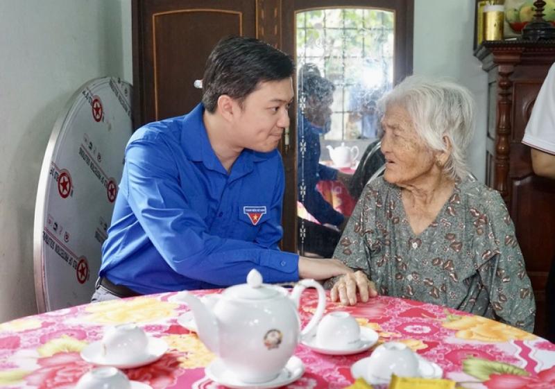 Anh Nguyễn Minh Triết thăm các Mẹ Việt Nam anh hùng tại Tây Ninh - Ảnh 3.