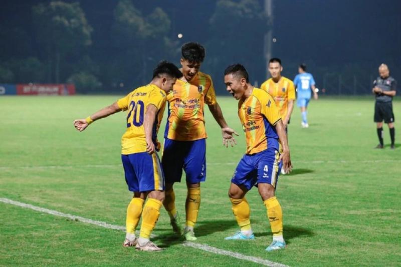 Có CLB triệu USD của cố vấn Park Hang-seo và đội Quảng Ninh: Giải hạng nhất sẽ cực hay- Ảnh 3. Có CLB triệu USD của cố vấn Park Hang-seo và đội Quảng Ninh: Giải hạng nhất sẽ cực hay- Ảnh 3.