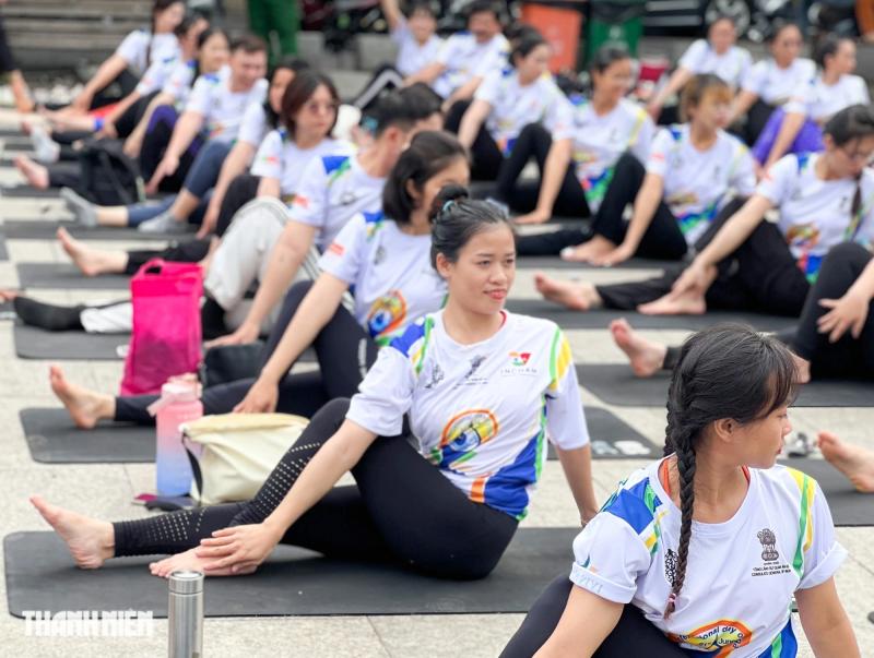 Ngày 20.10: Khi phụ nữ Việt Nam kẹt giữa muôn vàn định kiến, làm 'siêu nhân' đỡ lấy gia đình- Ảnh 4. Ngày 20.10: Khi phụ nữ Việt Nam kẹt giữa muôn vàn định kiến, làm 'siêu nhân' đỡ lấy gia đình- Ảnh 4.