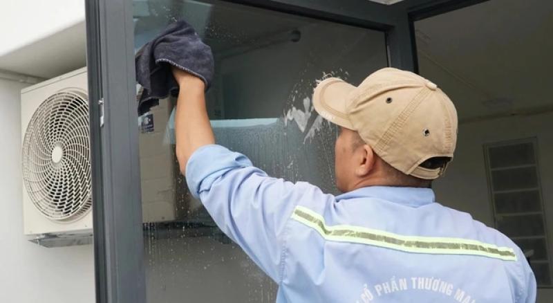 Sắp đến tết 2025, nhiều nơi tất bật tuyển dụng nhân viên...- Ảnh 3.