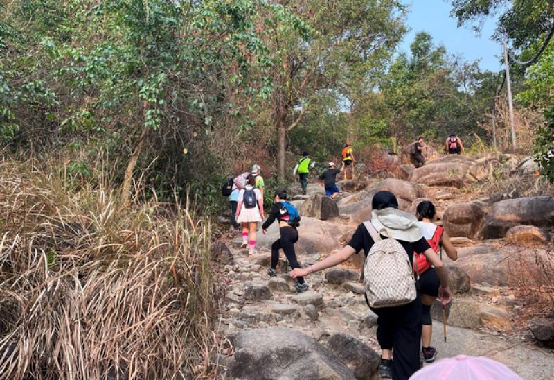 Leo núi, cắm trại coi chừng sạt lở đất đá - Ảnh 3. Leo núi, cắm trại coi chừng sạt lở đất đá - Ảnh 3.