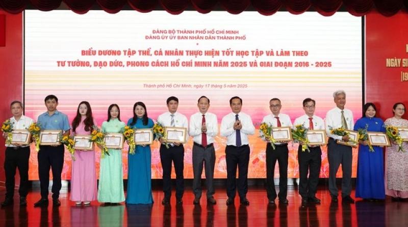 Chủ tịch Nguyễn Văn Được: Học tập Bác gắn với xây dựng, chỉnh đốn Đảng- Ảnh 1.