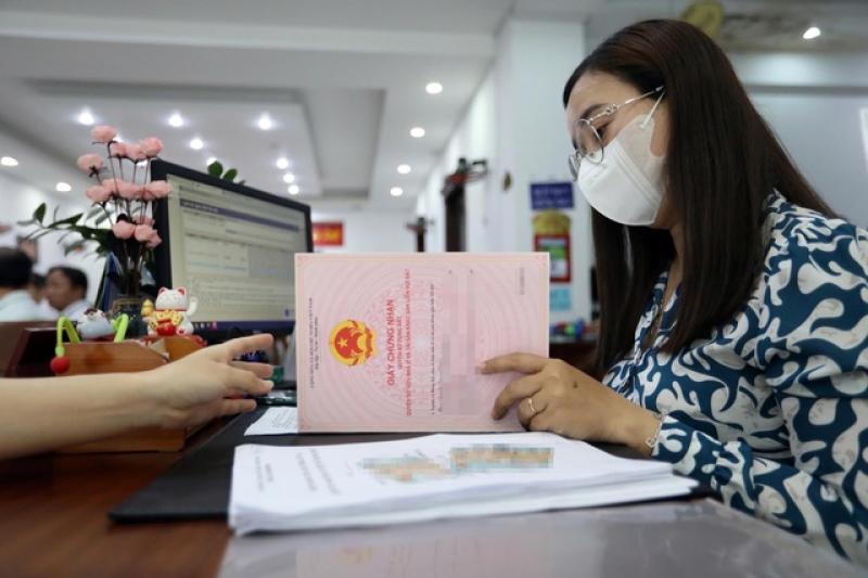 Những giao dịch nhà đất nào buộc phải công chứng?- Ảnh 1.