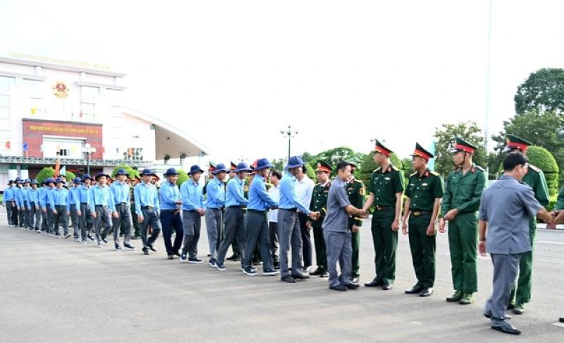 Bình Phước: Đón 80 hài cốt liệt sĩ Việt Nam từ Campuchia trở về quê hương - Ảnh 1.