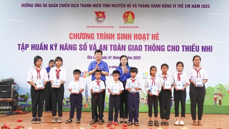 Toàn cảnh ra quân Chiến dịch Thanh niên tình nguyện hè 2025 tại Gia Lai - Ảnh 9.