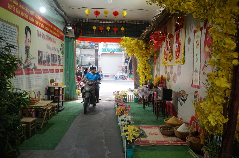 Hàng loạt hẻm TP.HCM ‘lột xác’ khoác áo mới rực rỡ đón tết- Ảnh 1. Hàng loạt hẻm TP.HCM ‘lột xác’ khoác áo mới rực rỡ đón tết- Ảnh 1.