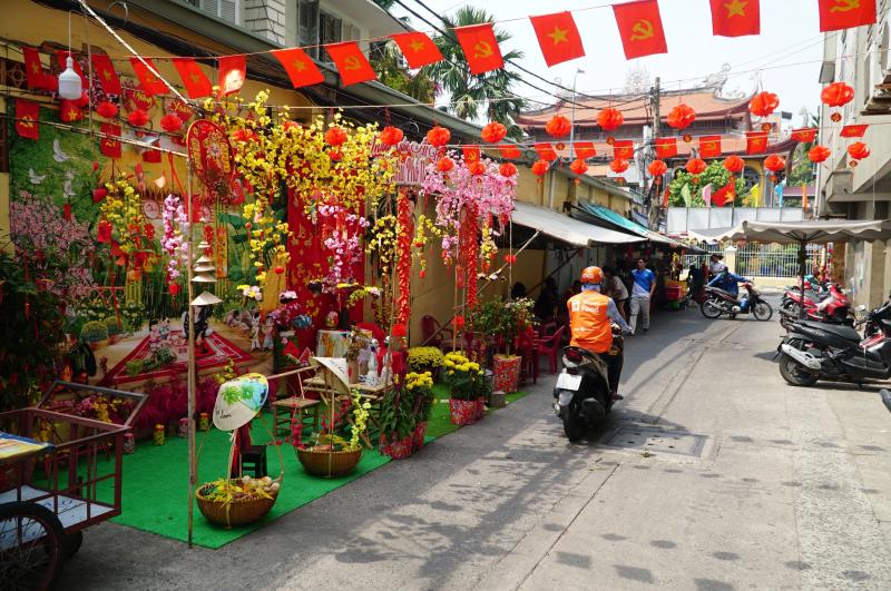 Hàng loạt hẻm TP.HCM ‘lột xác’ khoác áo mới rực rỡ đón tết- Ảnh 5. Hàng loạt hẻm TP.HCM ‘lột xác’ khoác áo mới rực rỡ đón tết- Ảnh 5.