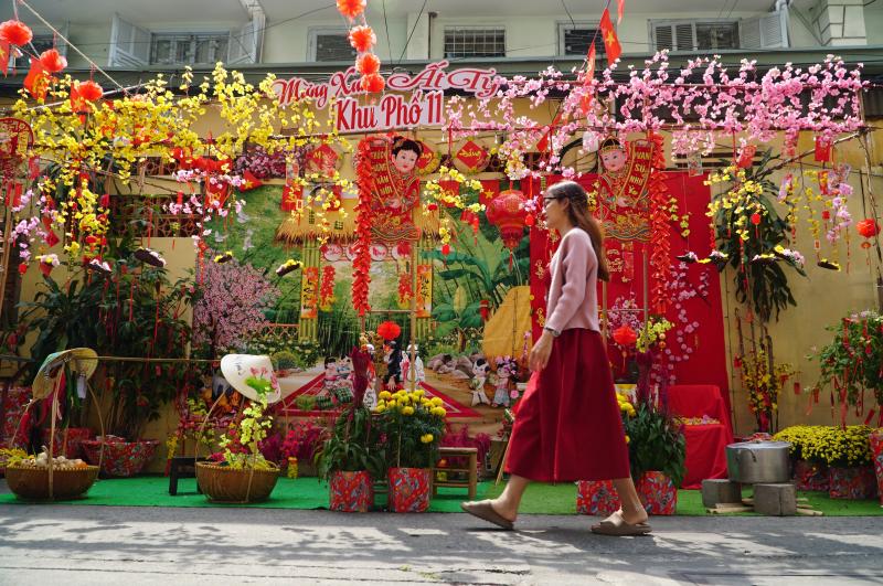 Hàng loạt hẻm TP.HCM ‘lột xác’ khoác áo mới rực rỡ đón tết- Ảnh 6. Hàng loạt hẻm TP.HCM ‘lột xác’ khoác áo mới rực rỡ đón tết- Ảnh 6.