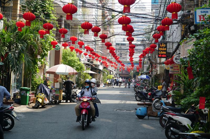 Hàng loạt hẻm TP.HCM ‘lột xác’ khoác áo mới rực rỡ đón tết- Ảnh 9. Hàng loạt hẻm TP.HCM ‘lột xác’ khoác áo mới rực rỡ đón tết- Ảnh 9.