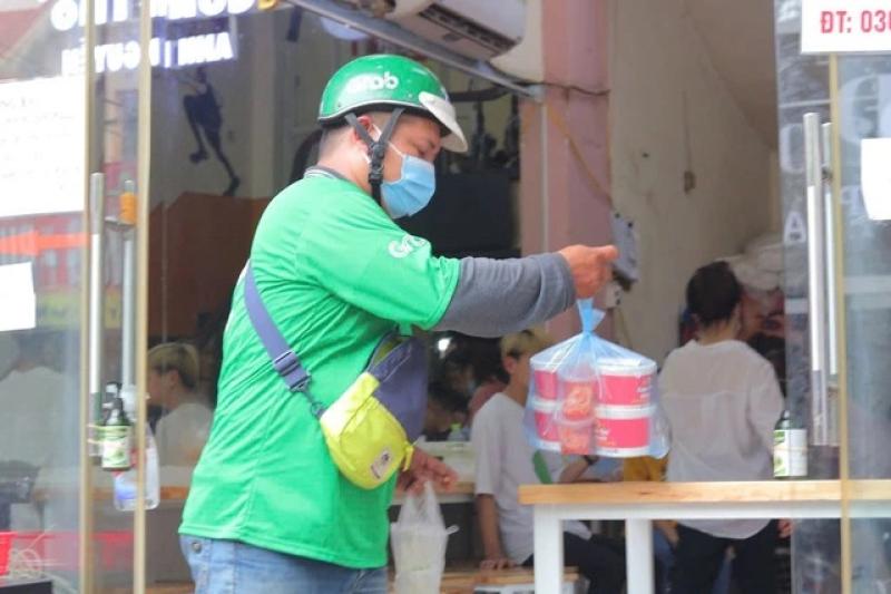 Khách đặt 75 ly chè, shipper kêu khó: Dân mạng tranh cãi nên chia đơn hay không- Ảnh 2.