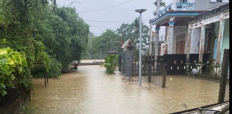 TP.Huế quyết tâm sơ tán người dân ở nơi nguy hiểm- Ảnh 1.