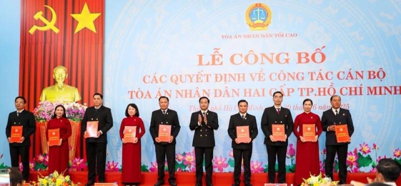 Nhân sự TAND TP.HCM mới và 19 tòa khu vực  - Ảnh 1.