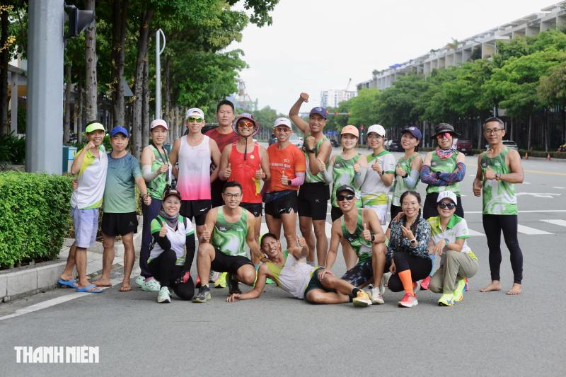 Nhà báo chạy 100 km ngày 21.6 mừng 'cột mốc trăm năm' của nghề- Ảnh 4. Nhà báo chạy 100 km ngày 21.6 mừng 'cột mốc trăm năm' của nghề- Ảnh 4.
