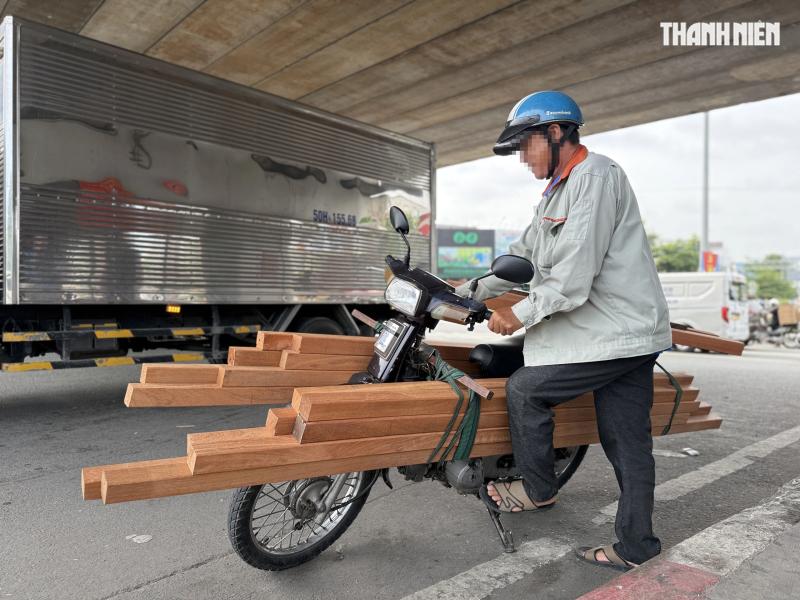 Người chở hàng cồng kềnh bị CSGT phạt: 'Biết lỗi vi phạm, nhưng...'  - Ảnh 4.