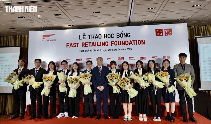 12 Gương mặt trẻ nhận học bổng toàn phần tại Nhật Bản từ Qũy Fast Retailing - Ảnh 1. 12 Gương mặt trẻ nhận học bổng toàn phần tại Nhật Bản từ Qũy Fast Retailing - Ảnh 1.