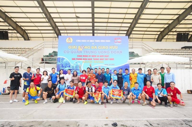 Báo Thanh Niên đoạt hạng ba giải bóng đá giao hữu cơ quan Trung ương Đoàn- Ảnh 11. Báo Thanh Niên đoạt hạng ba giải bóng đá giao hữu cơ quan Trung ương Đoàn- Ảnh 11.